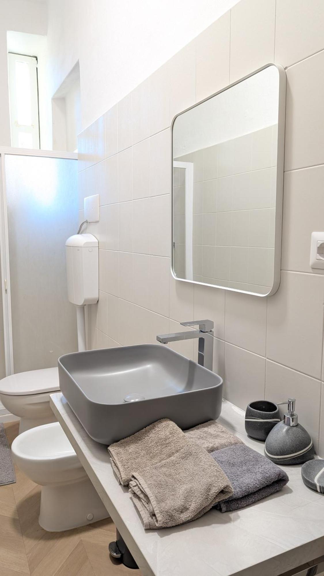 Grand Central 1845 - 2 Bedrooms Design Flat Bergamo Bagian luar foto